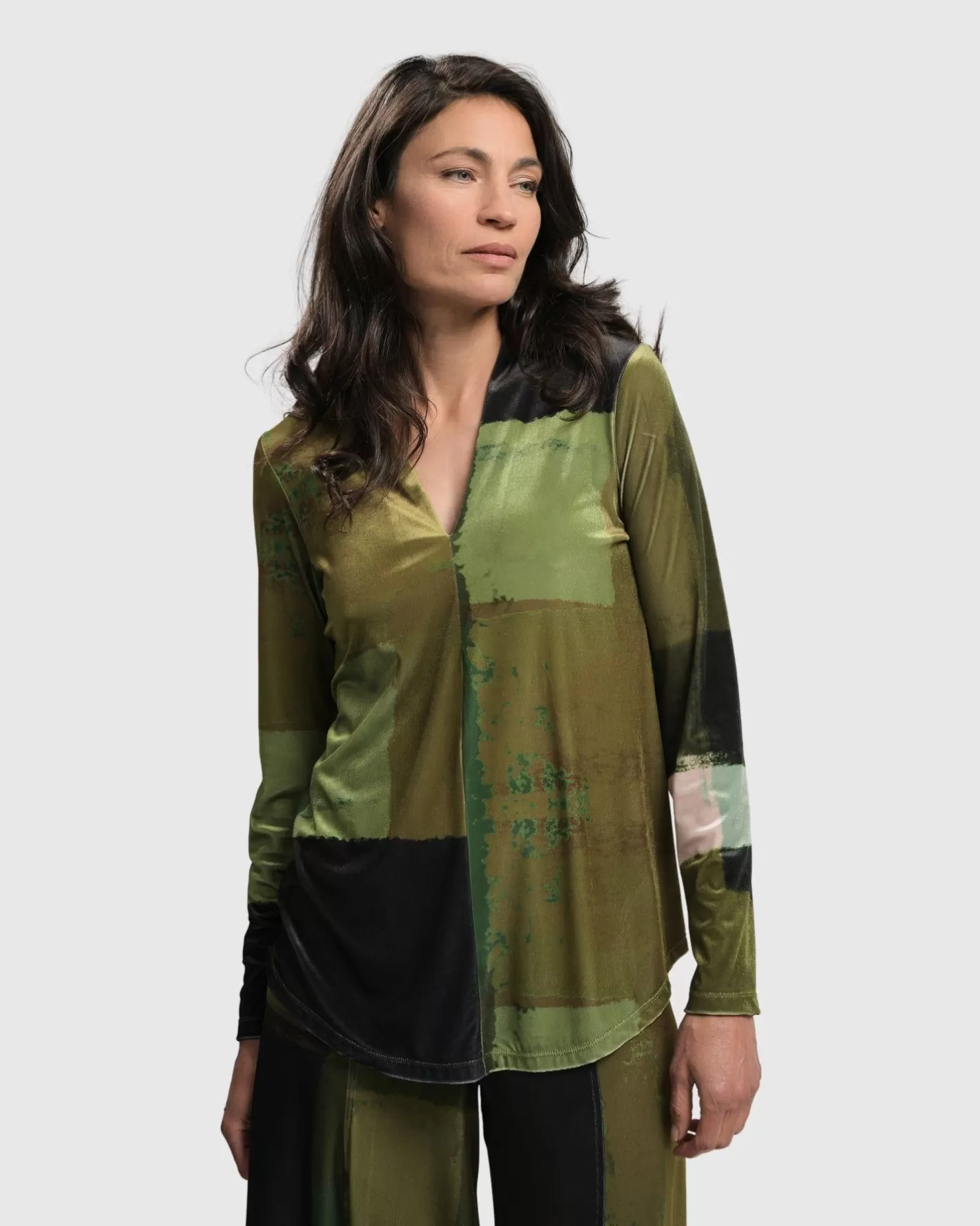 Al Fresco V Neck Pullover, Olive | Alembika Flash Sale