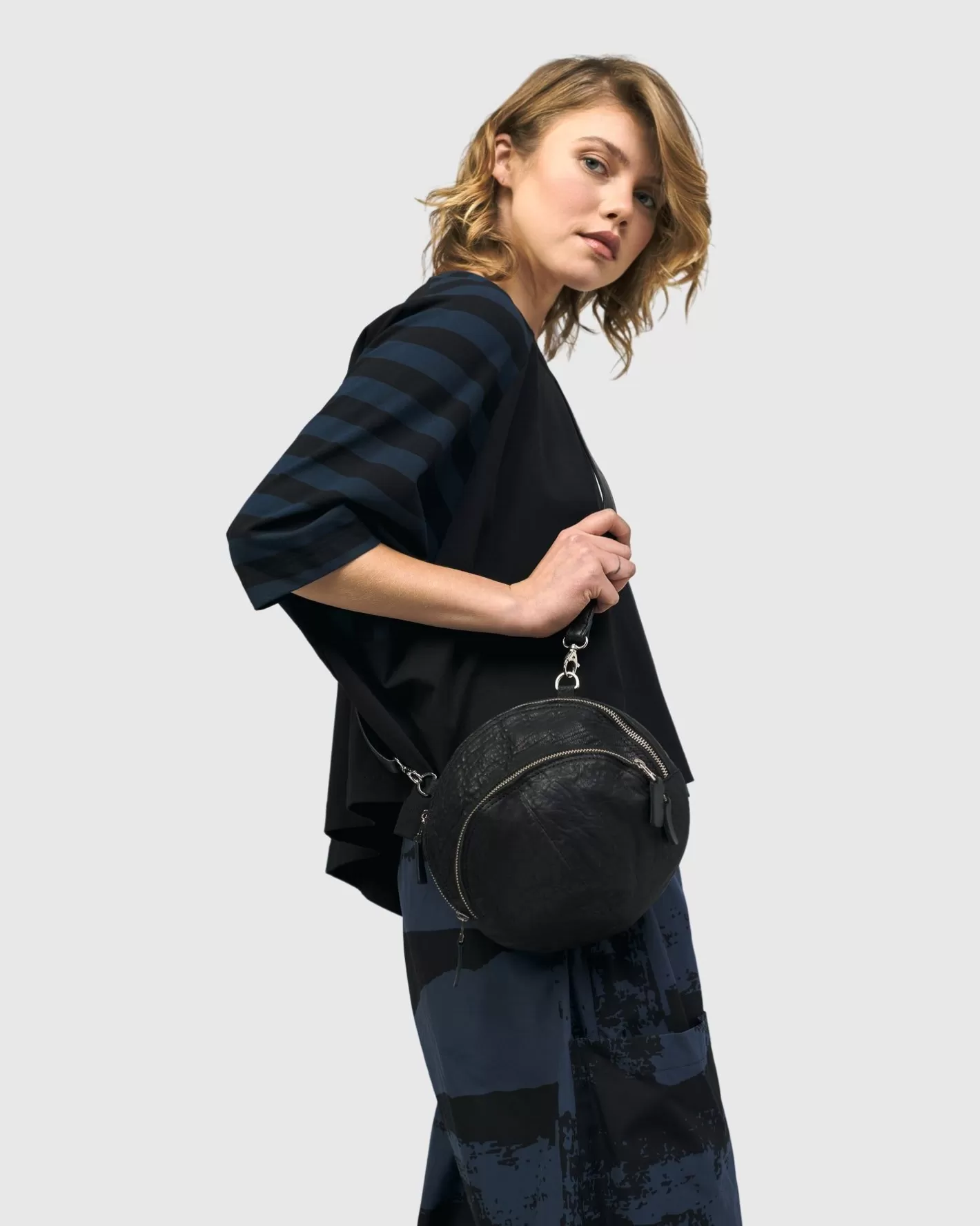 Circle Canteen Bag, Black | Alembika Cheap